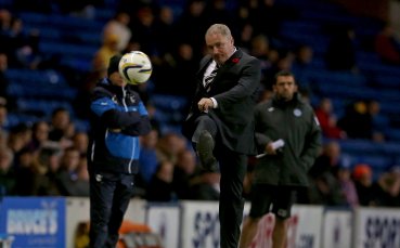 Маккойст напусна Глазгоу Рейнджърс