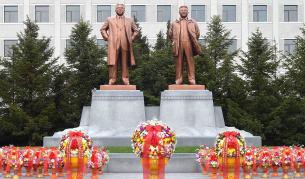 В КНДР приключи тригодишният траур за Ким Чен-ир