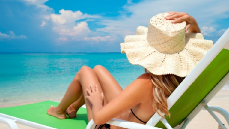 ултравиолетови лъчи предпазваща козметика слънцезащитен фактор плаж море