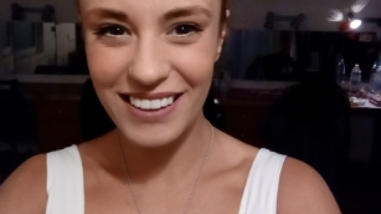  Смел фасул - новата блестяща визия на Радина Кърджилова 