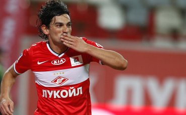 Дженоа грабна бивш ас на Валенсия