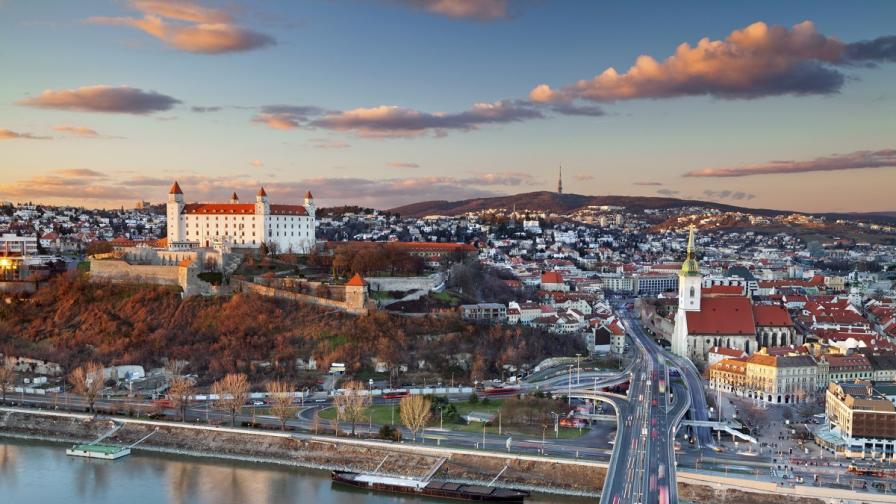 Словакия въведе карантина за неваксинираните