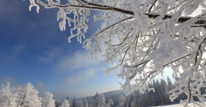 Зима с обилен снеговалеж ни очаква заради вулканите и мощните