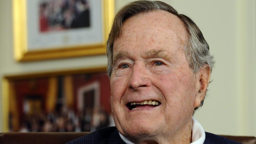 Изписаха Джордж Буш-баща от болницата