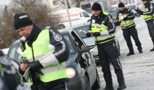 Освен кръвна проба, пилите шофьори ще дават и урина