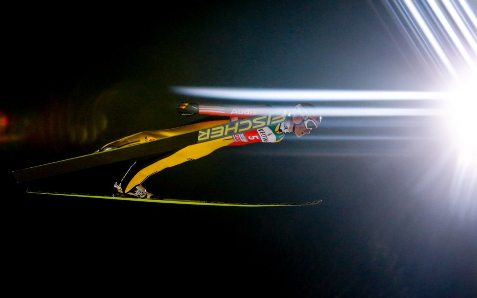 Фройнд спечели ски-полетите в Австрия