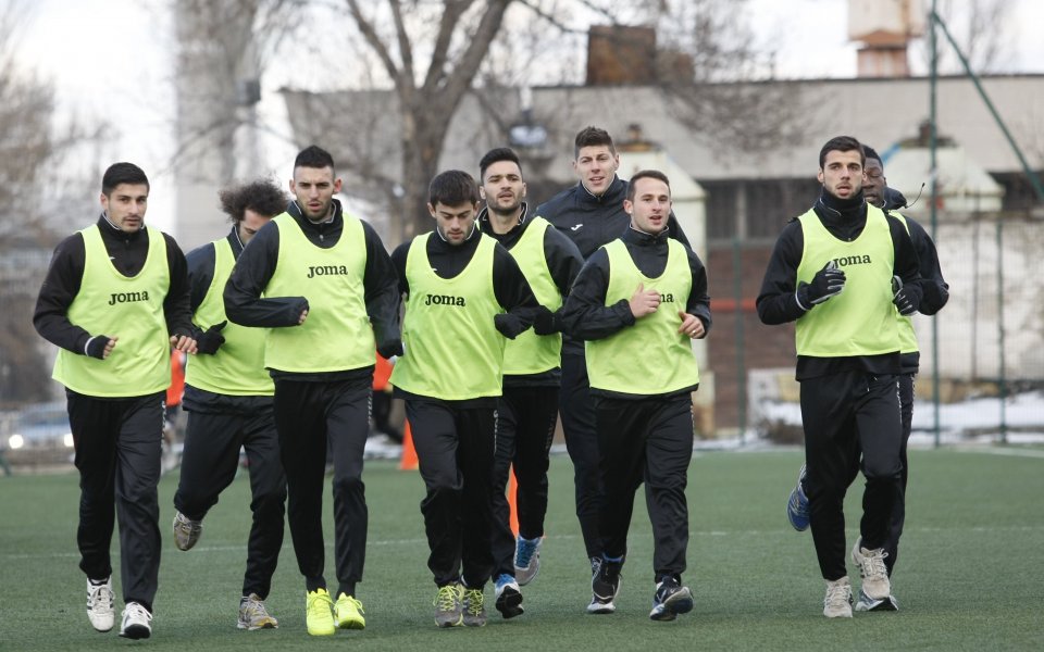 Футболистите на Славия подновиха тренировки