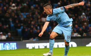 Юве с безнадежден опит да вземе Йоветич