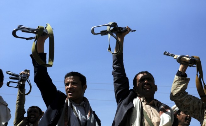 Бунтовници в Йемен превзеха медии като „стъпка към преврат“