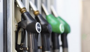 Цените на петрола паднаха, ще поевтинеят ли горивата