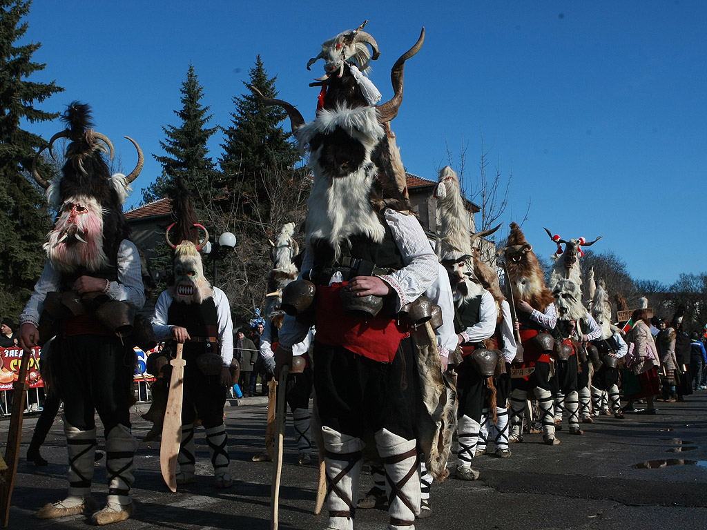 Фестивал Сурва 2015 Перник