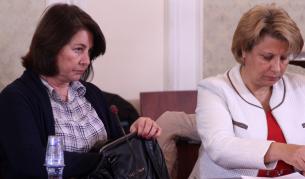 Шефката на ДКЕВР Светла Тодорова и председателят на бюджетната комисия в парламента Менда Стоянова