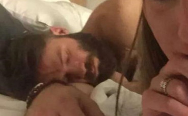 Фенка се похвали чрез снимка, че е спала с носител на Супербоул