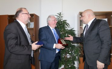 Кралев се срещна с шефовете на европейския кану-каяк