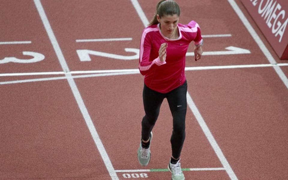 Дънекова остана на последно място във финала на 1500 метра