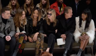 Кара и Наоми в една компания по време на Седмицата на модата в Лондон