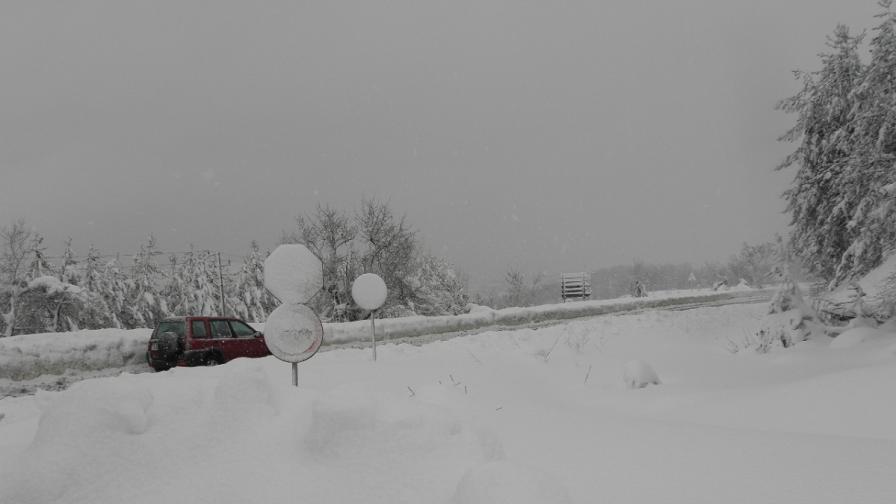 АПИ: Възможни са нови пътни блокади заради снега