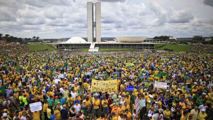 Дилма Русеф: Чувам протестиращите