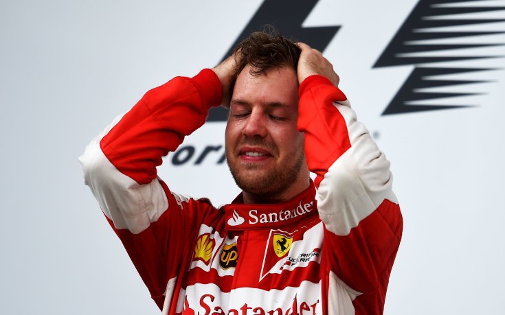 ВИДЕО: Сълзите на Фетел и емоцията на подиума в Малайзия