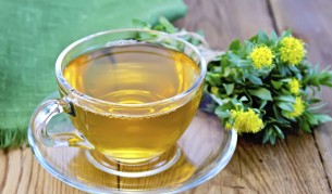 Растението златовръх може да замени антидепресантите