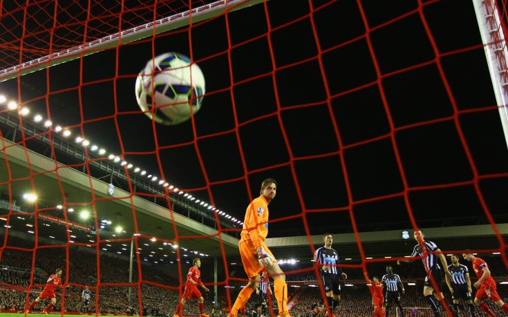 Ливърпул увеличи напрежението върху Ман Сити