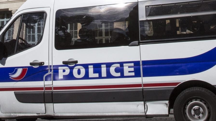Терорист уби 3-ма и рани 16 души във Франция