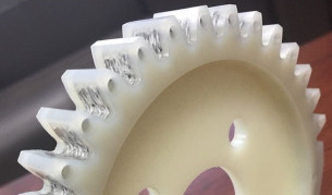 Пластмасови зъбни колела и в автомобилите?