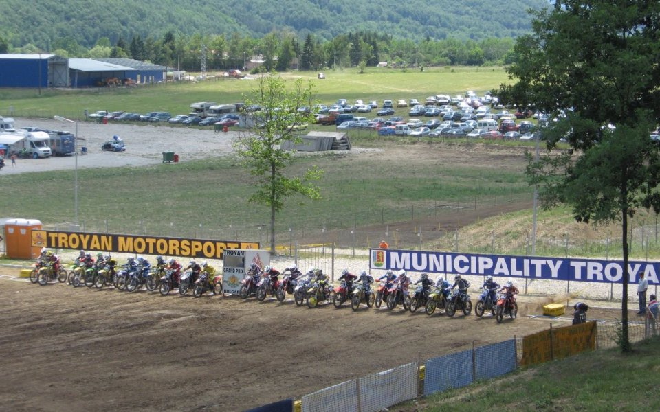 Рекорден брой състезатели стартираха в шампионата по мотокрос