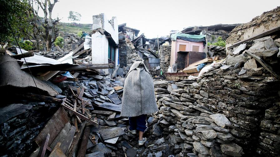 Непал: Откриха още оцелели след труса, вкл. мъж на 101 г.