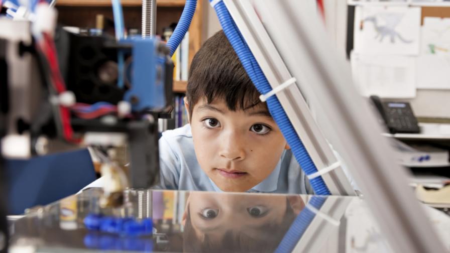 3D принтер влиза в часовете в столично училище
