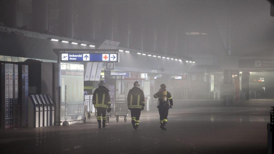 Пожар затвори международното летище в Рим