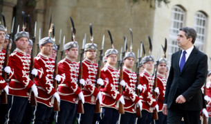 Плевнелиев сезира КС заради казуса с ген. Шивиков