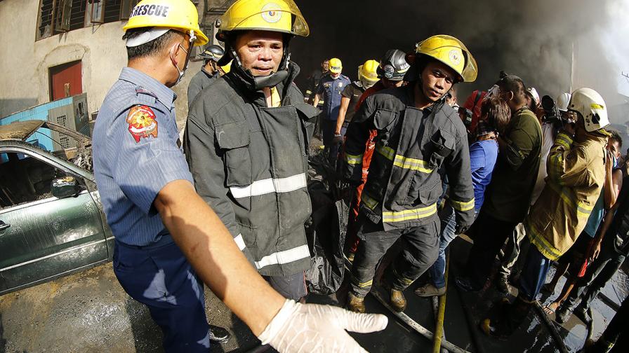 Над 30 загинали в пожар във фабрика за джапанки във Филипините
