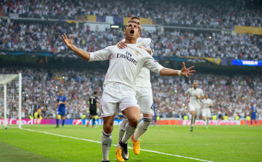 Сексапилна изкусителка твърди, че била любовница на Роналдо