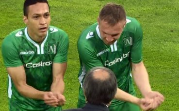 ВИДЕО: Лудогорец посвети гол на татковците