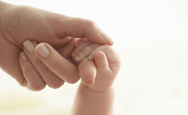 В Австралия: Съд се опита да забрани на майка с татуси да кърми
