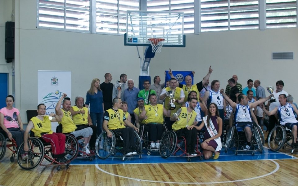 Отборът по баскетбол за хора в инвалични колички София-Балкан с престижен успех
