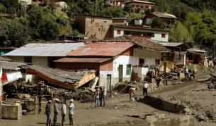 Жертвите на свлачището в Колумбия вече са над 60