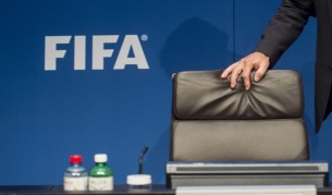 ФИФА временно отстрани 11 чиновници заради скандала