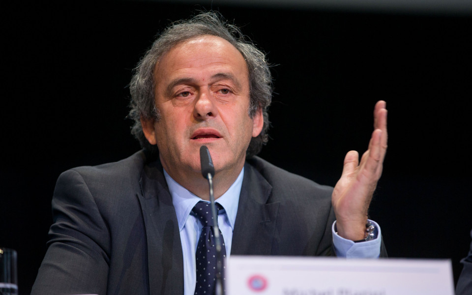 УЕФА няма да бойкотира конгреса на ФИФА, членките гласуват против Блатер