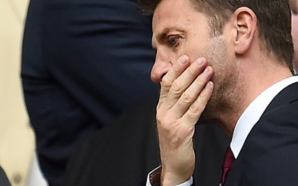 Тим Шърууд ще гони футболисти след резила срещу Арсенал