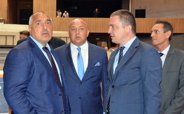 Премиерът Борисов и министър Кралев инспектираха 