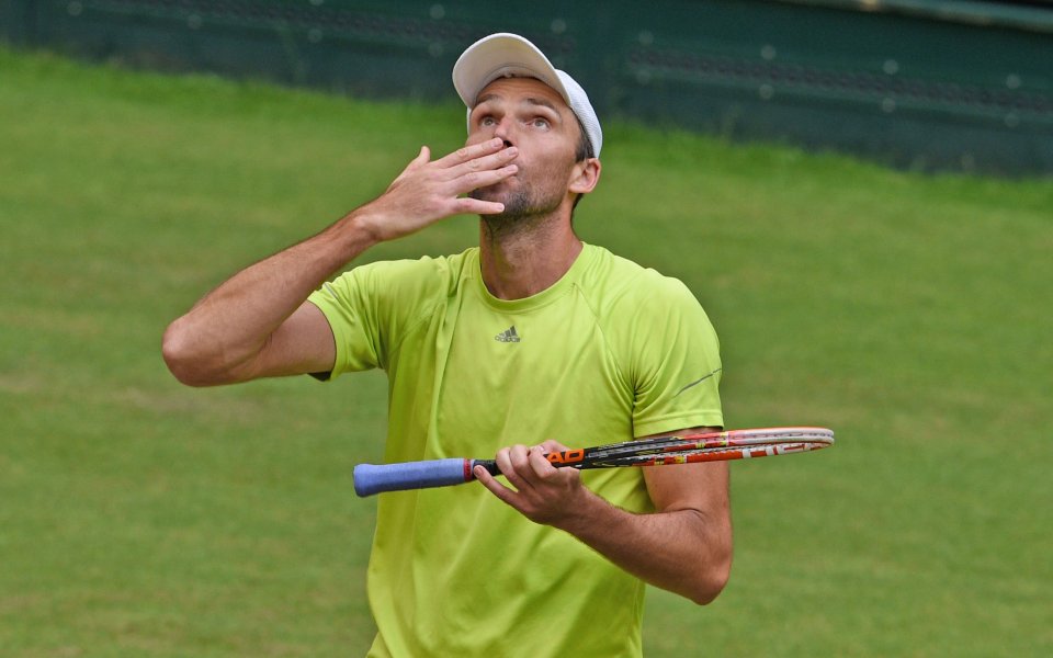 Иво Карлович се класира за финала на турнира по тенис на трева в Нюпорт