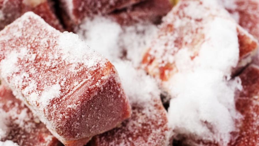 В китайски склад откриха замразено месо на 40 години