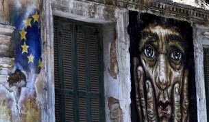 Графити по улиците на Атина