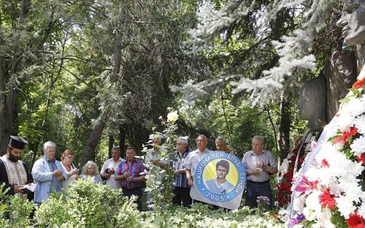 Левски почита паметта на Гунди и Котков