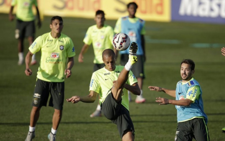 Миранда финализира трансфера си в Интер