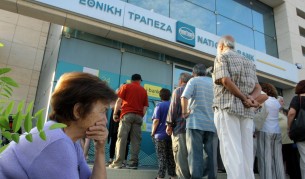 „Блумбърг“: Бърз изход от кризата в Гърция няма