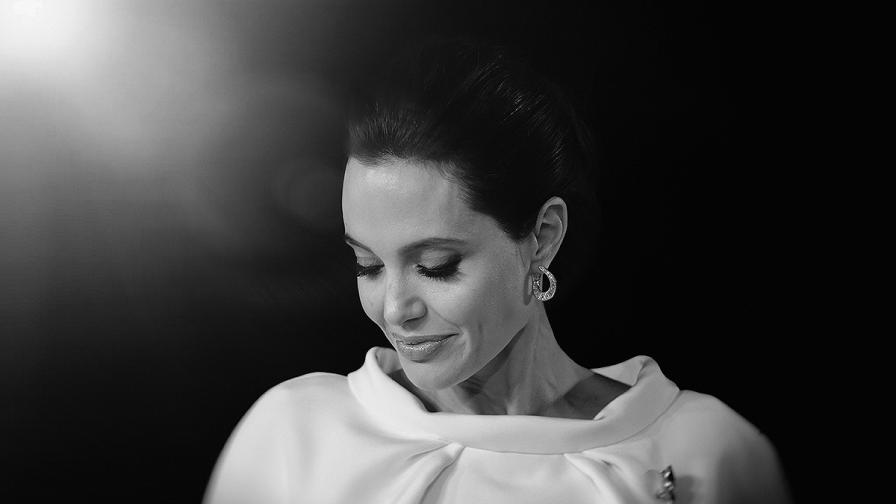 Анджелина Джоли ще продуцира анимационен филм за Афганистан