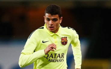 Стоук с трети кадър на Барса в редиците си